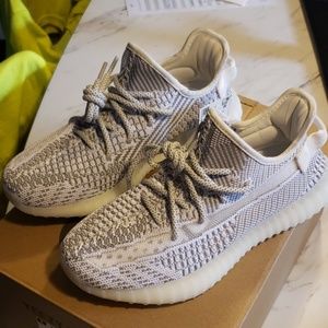Yeezy Boost 350 V2